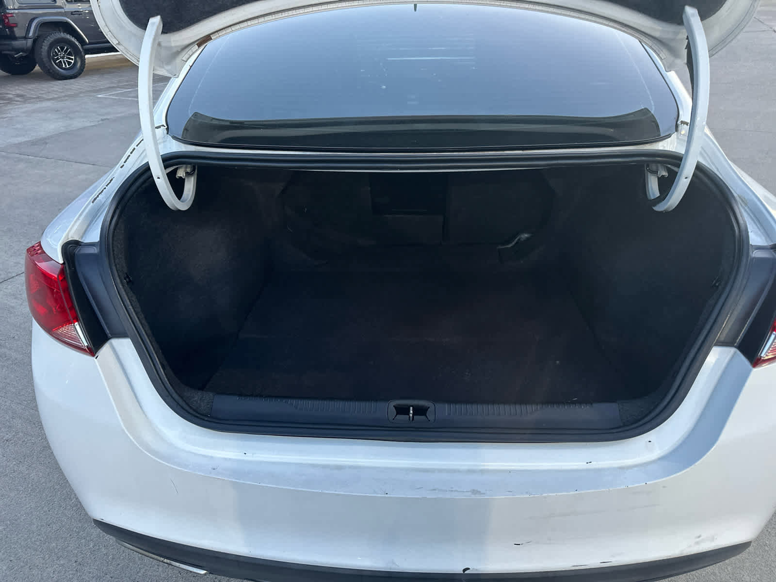 Used 2015 Chrysler 200 S w/ Navigation & Sound Group I image 8