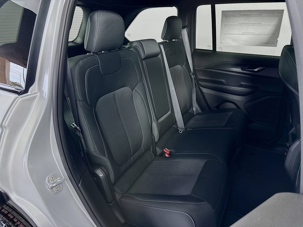 New 2026 Jeep Grand Cherokee Laredo AWD/4WD image 25
