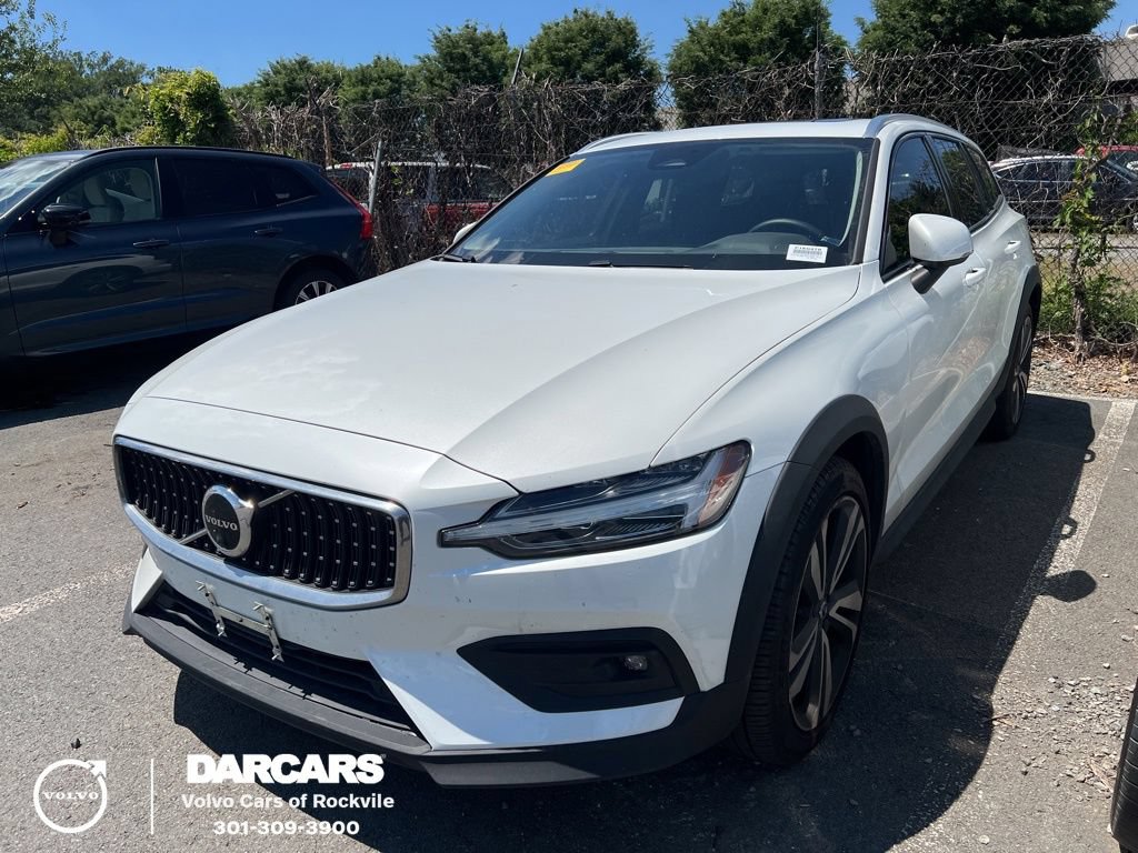 Certified 2023 Volvo V60 B5 Cross Country Plus w/ Protection Package Premier