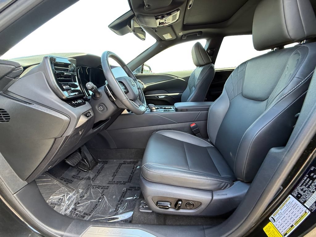 Used 2024 Lexus RX 350 Premium w/ Accessory Package (Z1) AWD/4WD image 9