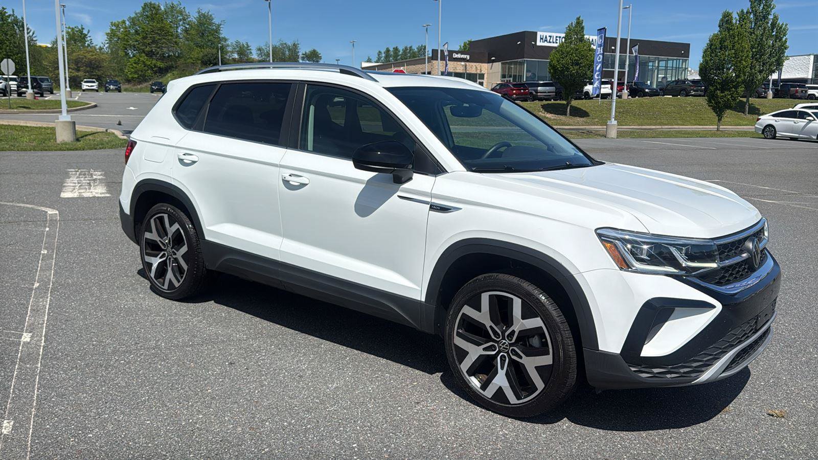 Used 2023 Volkswagen Taos SEL AWD/4WD image 2