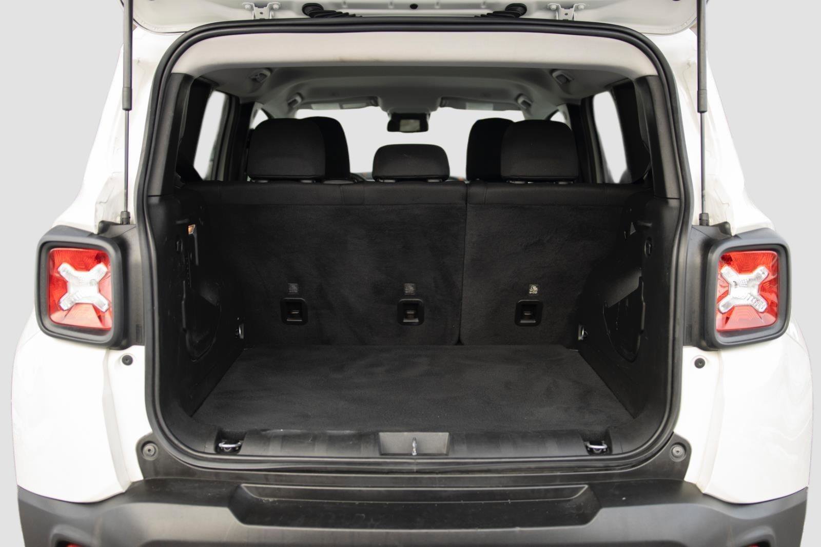 Used 2023 Jeep Renegade Trailhawk image 17