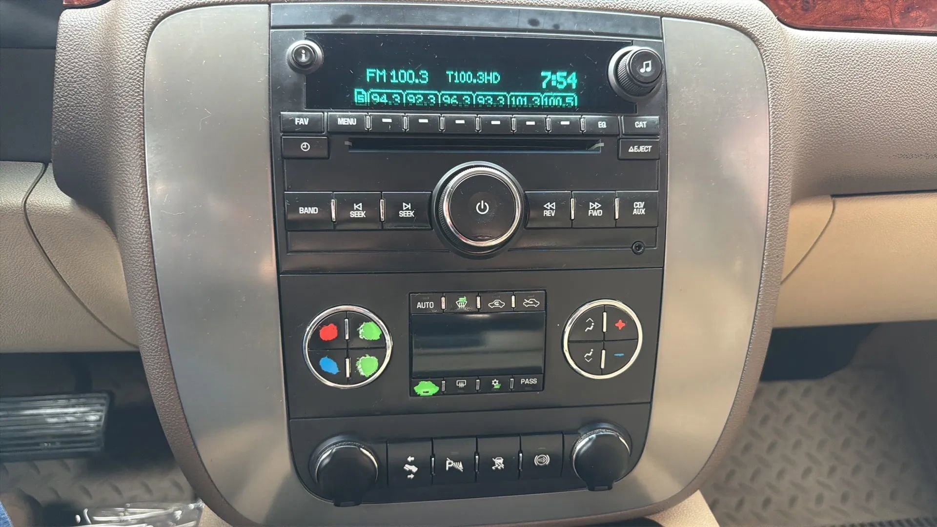 Used 2011 GMC Sierra 2500 SLT w/ SLT Convenience Package image 25