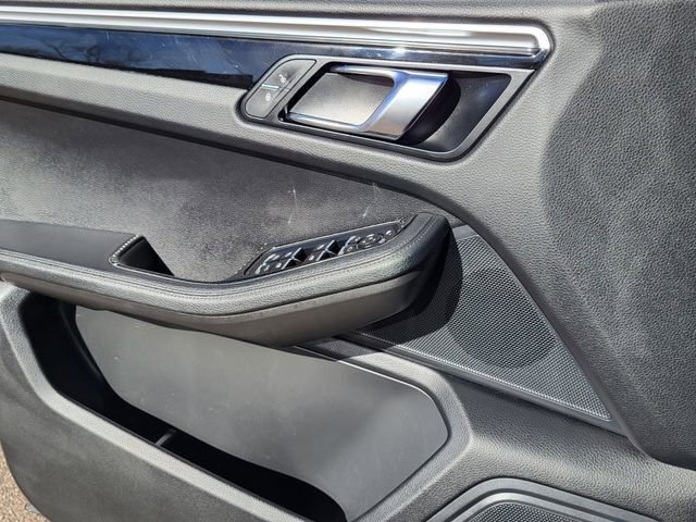 Used 2017 Porsche Macan image 18