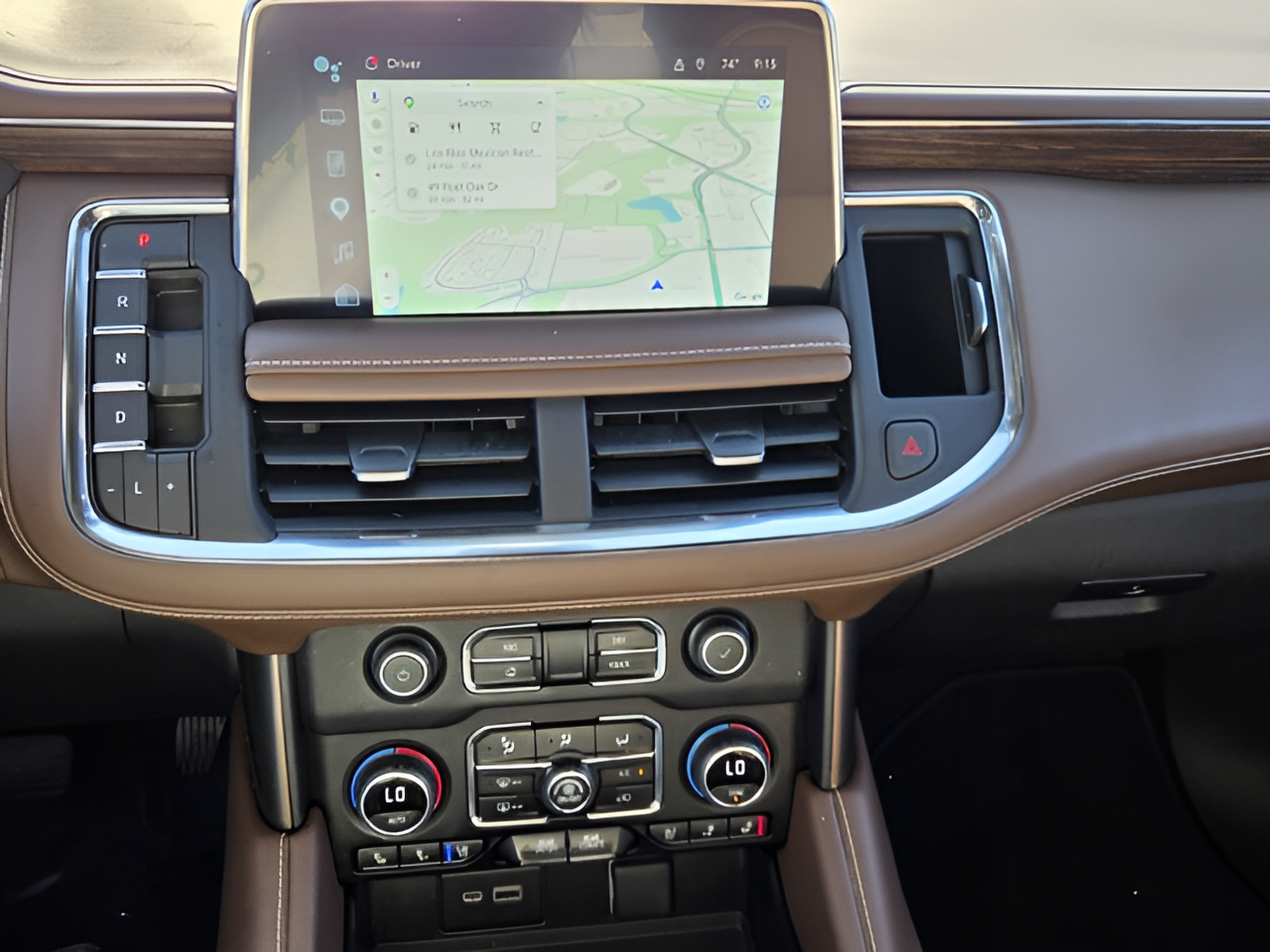 Used 2022 Chevrolet Suburban High Country RWD image 17