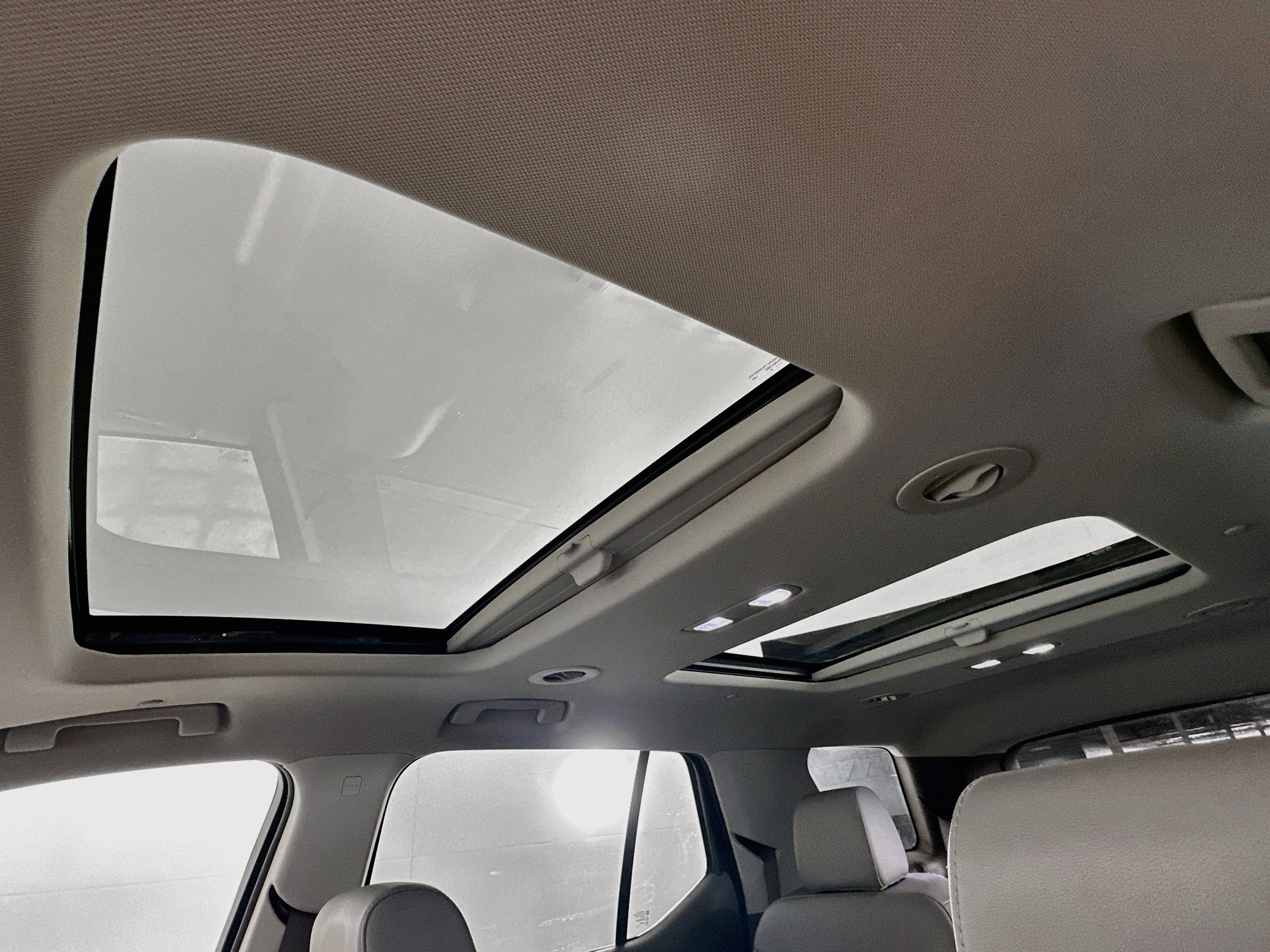 Used 2019 Chevrolet Traverse Premier w/ Driver Confidence II Package FWD image 26