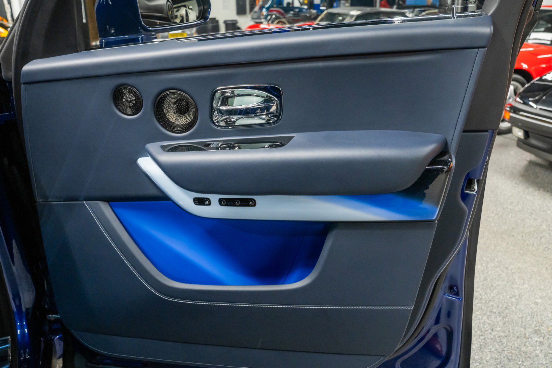 Used 2024 Rolls-Royce Cullinan Black Badge image 47