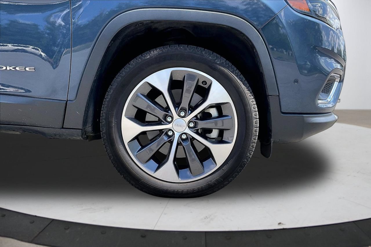 Certified 2022 Jeep Cherokee Limited w/ Elite Package AWD/4WD image 35