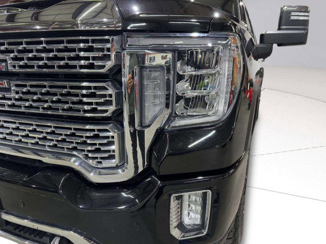 Used 2022 GMC Sierra 2500 Denali w/ Denali Black Diamond Edition image 12