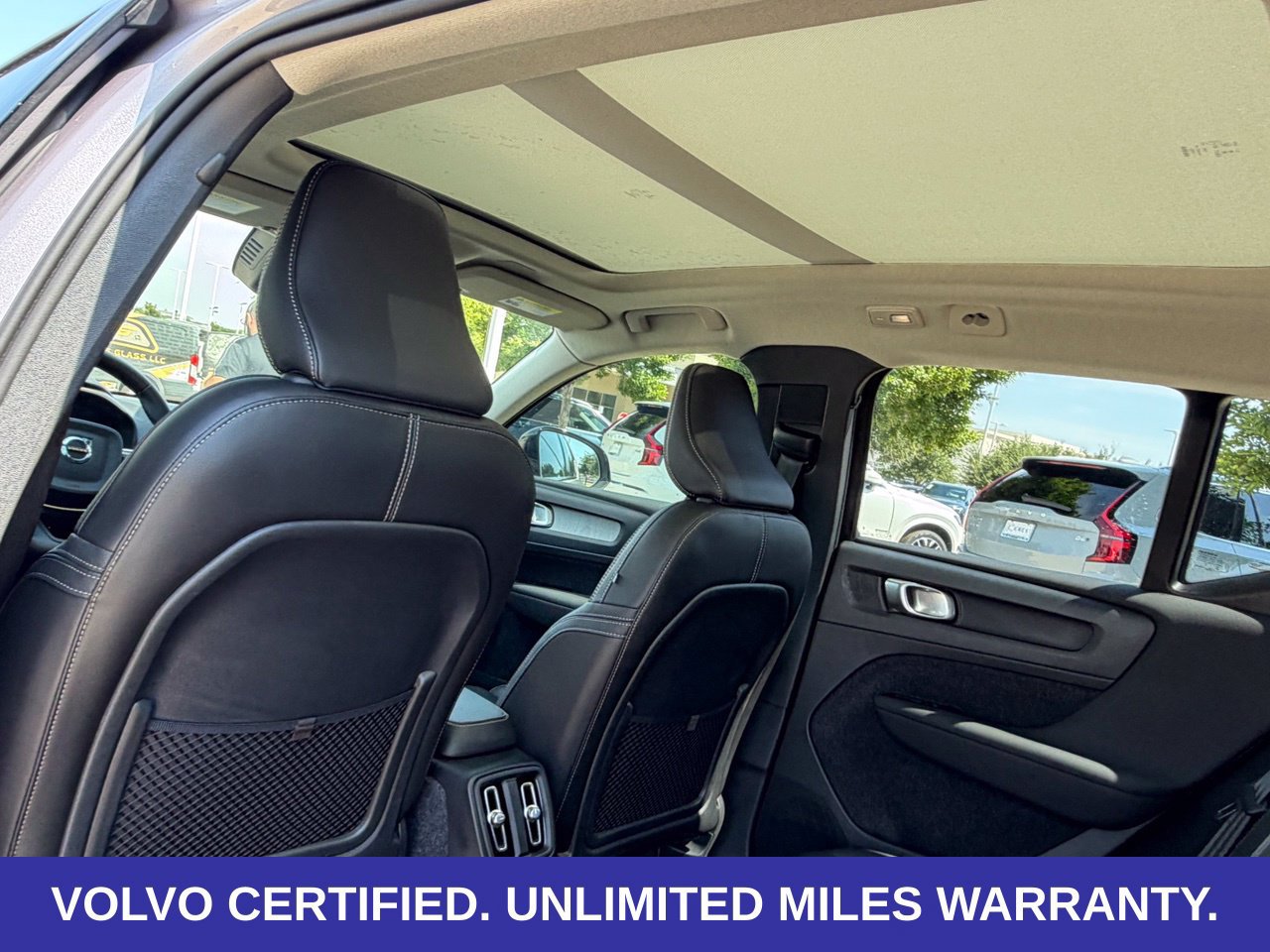 Certified 2026 Volvo XC40 B5 Plus AWD/4WD image 32