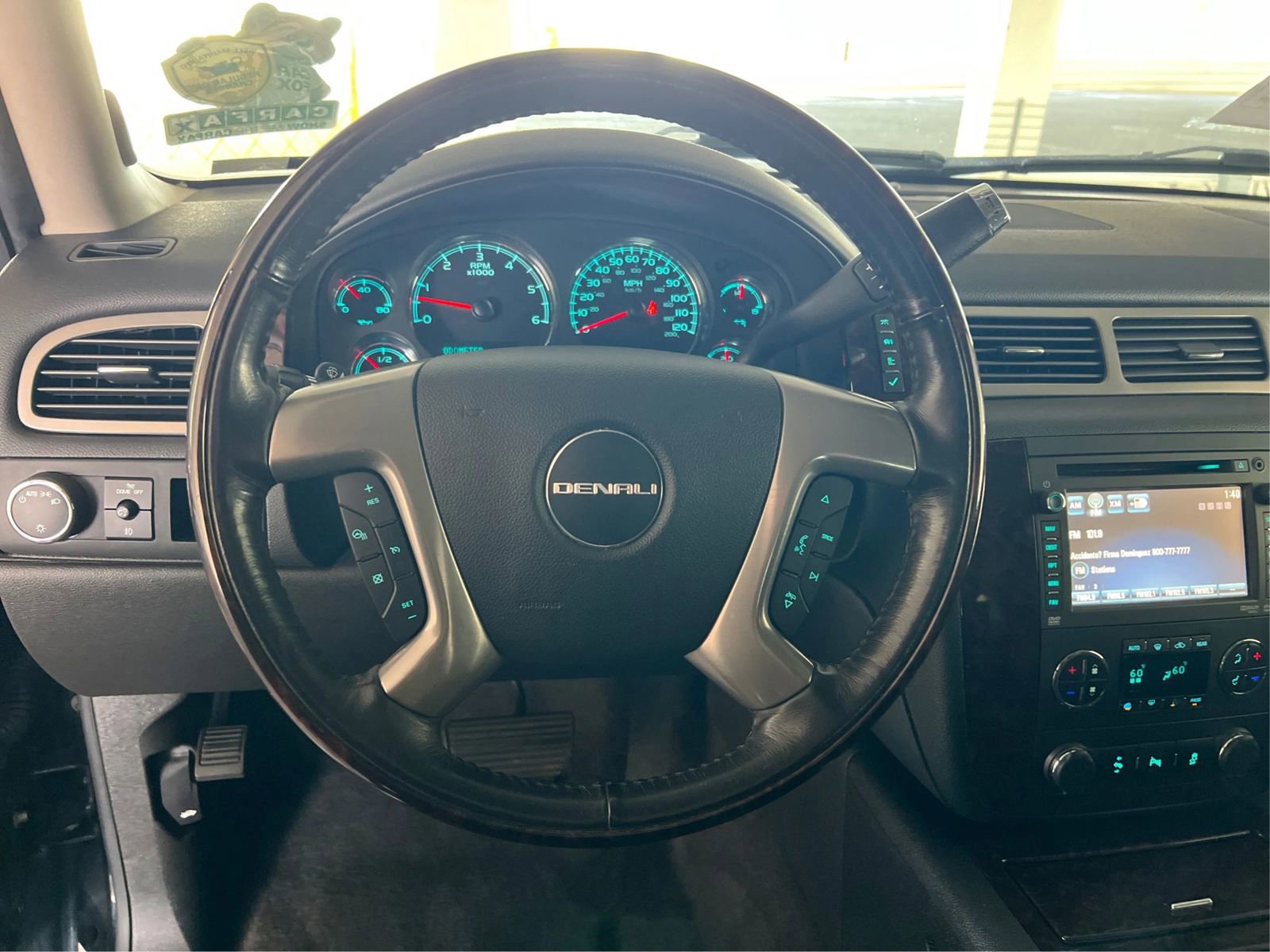 Used 2014 GMC Yukon XL Denali image 17