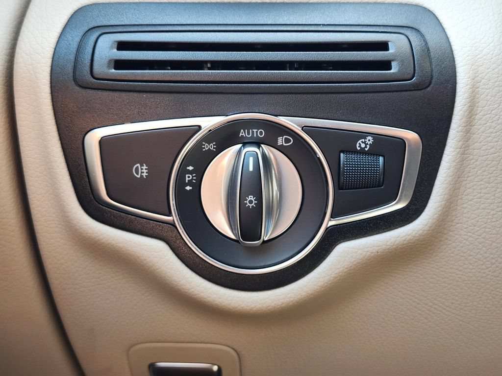 Certified 2022 Mercedes-Benz GLC 300 4MATIC image 24