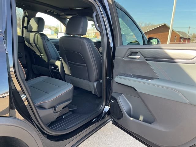 New 2026 GMC Acadia AT4 w/ Luxury Package AWD/4WD image 19