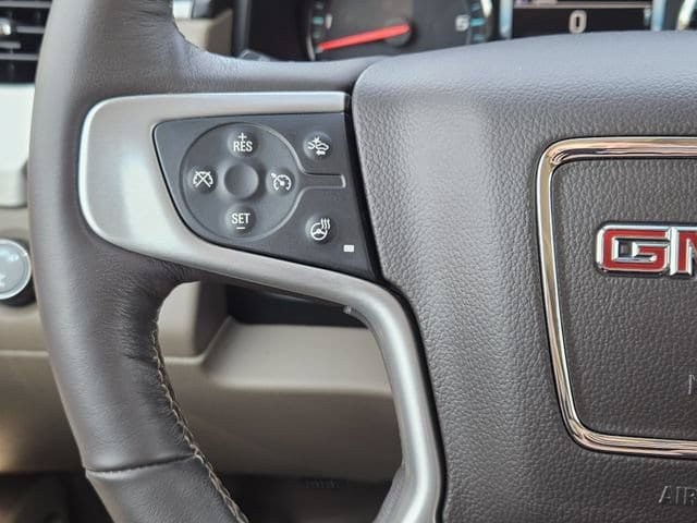 Used 2018 GMC Yukon SLT w/ Open Road Package AWD/4WD image 29
