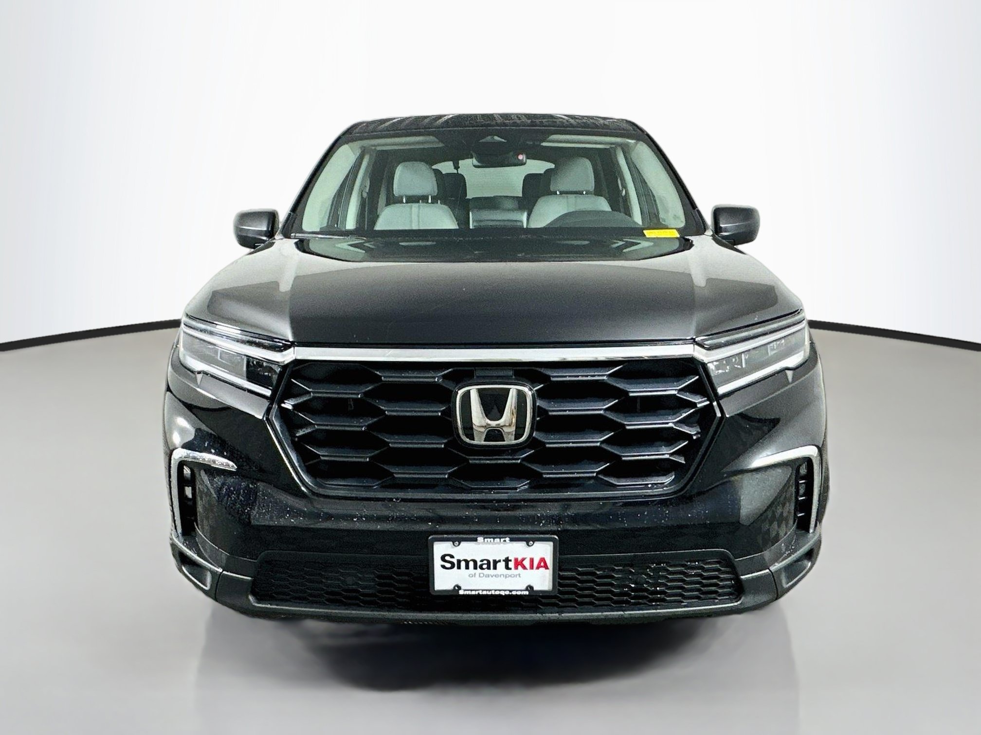 Used 2023 Honda Pilot LX image 2