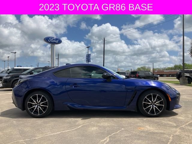 Used 2023 Toyota GR86 RWD image 8