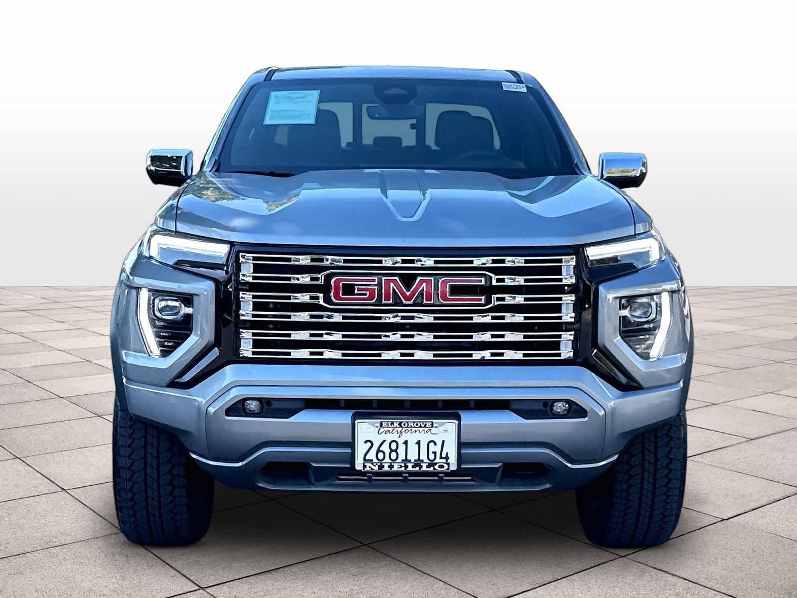 Used 2025 GMC Canyon Denali AWD/4WD image 2