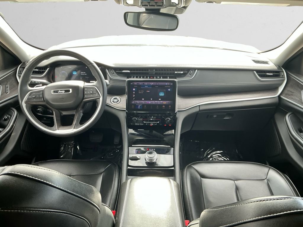 Used 2023 Jeep Grand Cherokee Limited image 10