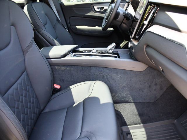 New 2026 Volvo XC60 B5 Plus w/ Protection Package Premier AWD/4WD image 27