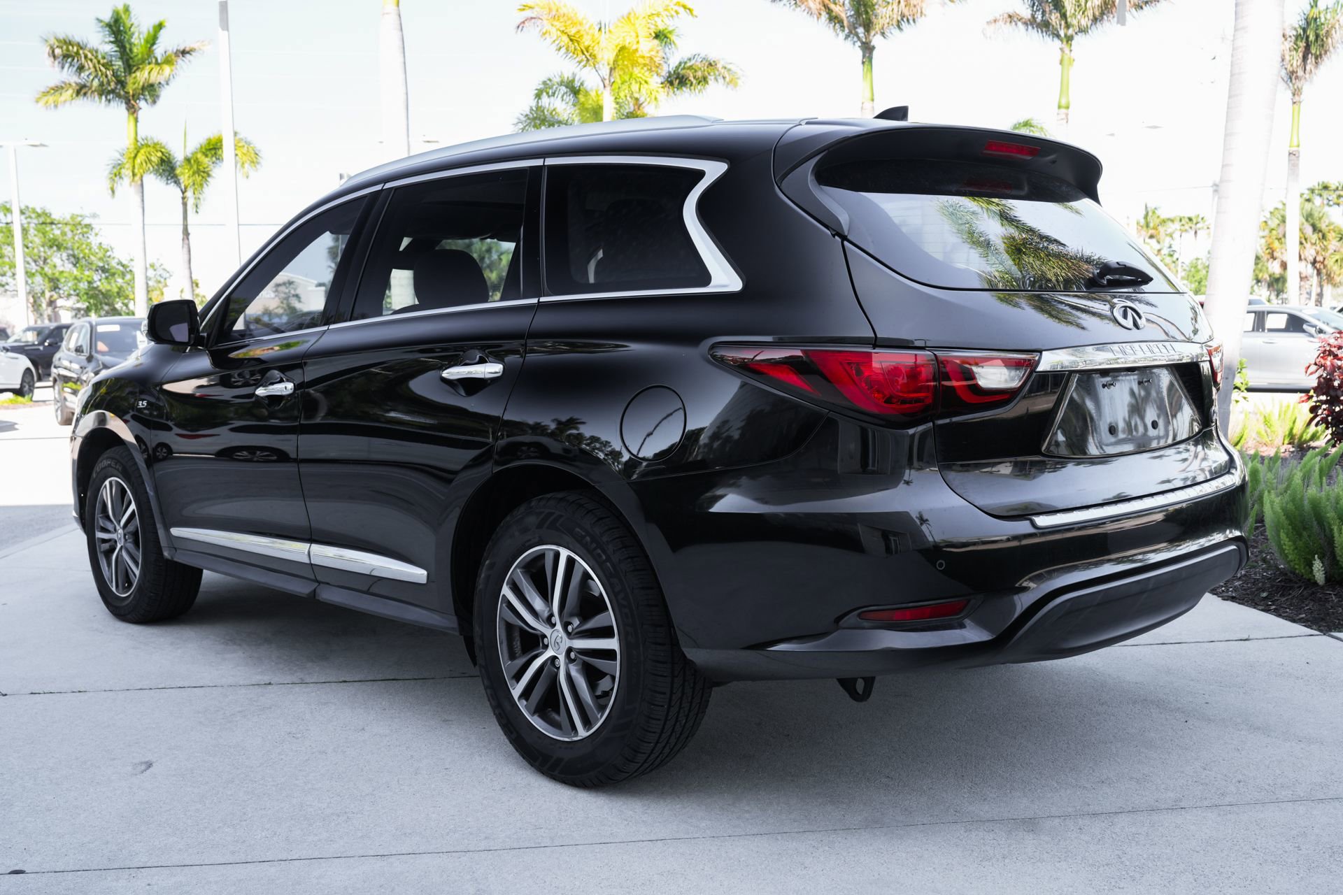 Certified 2018 INFINITI QX60 FWD w/ Premium Plus Package image 8