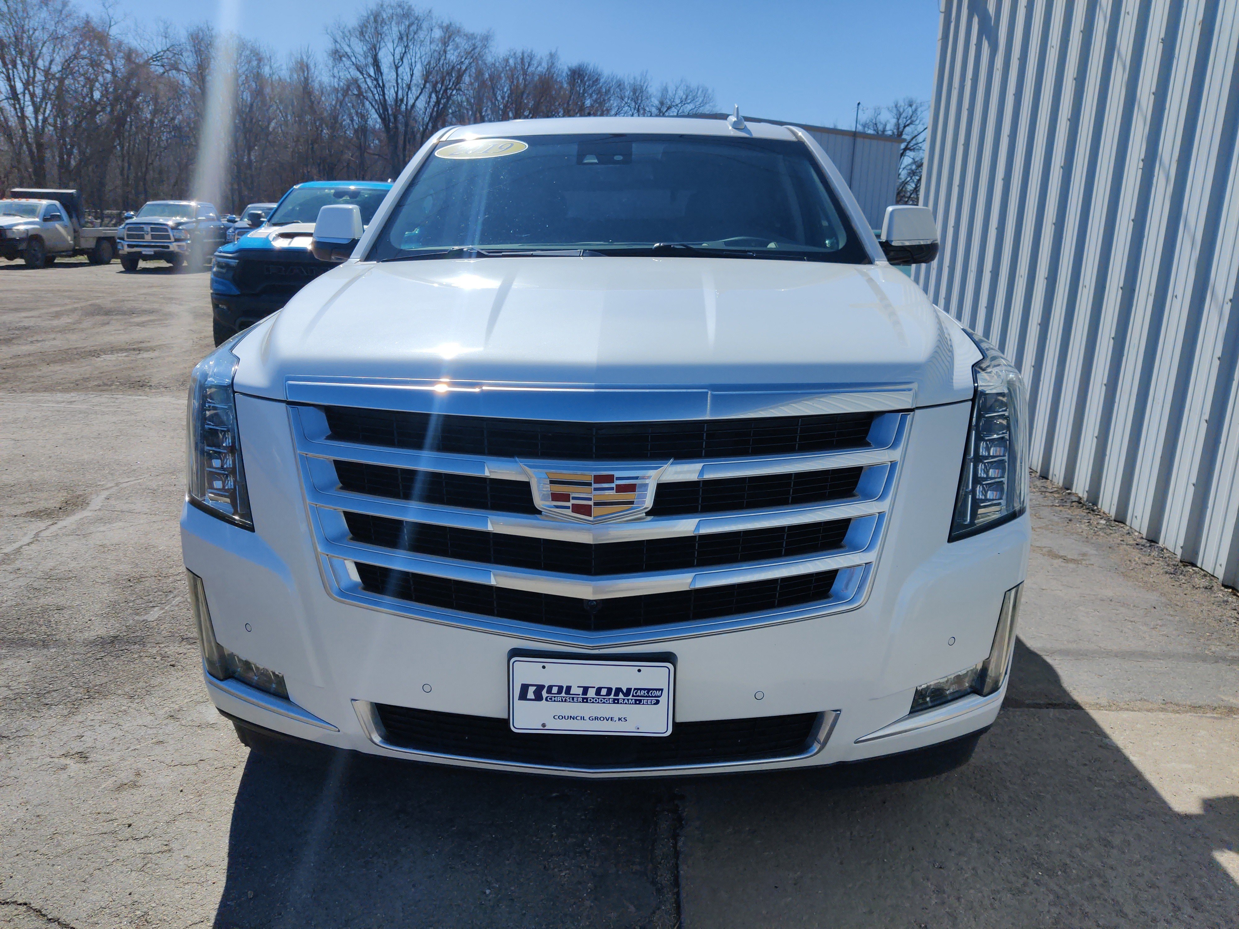 Used 2019 Cadillac Escalade Premium Luxury image 7