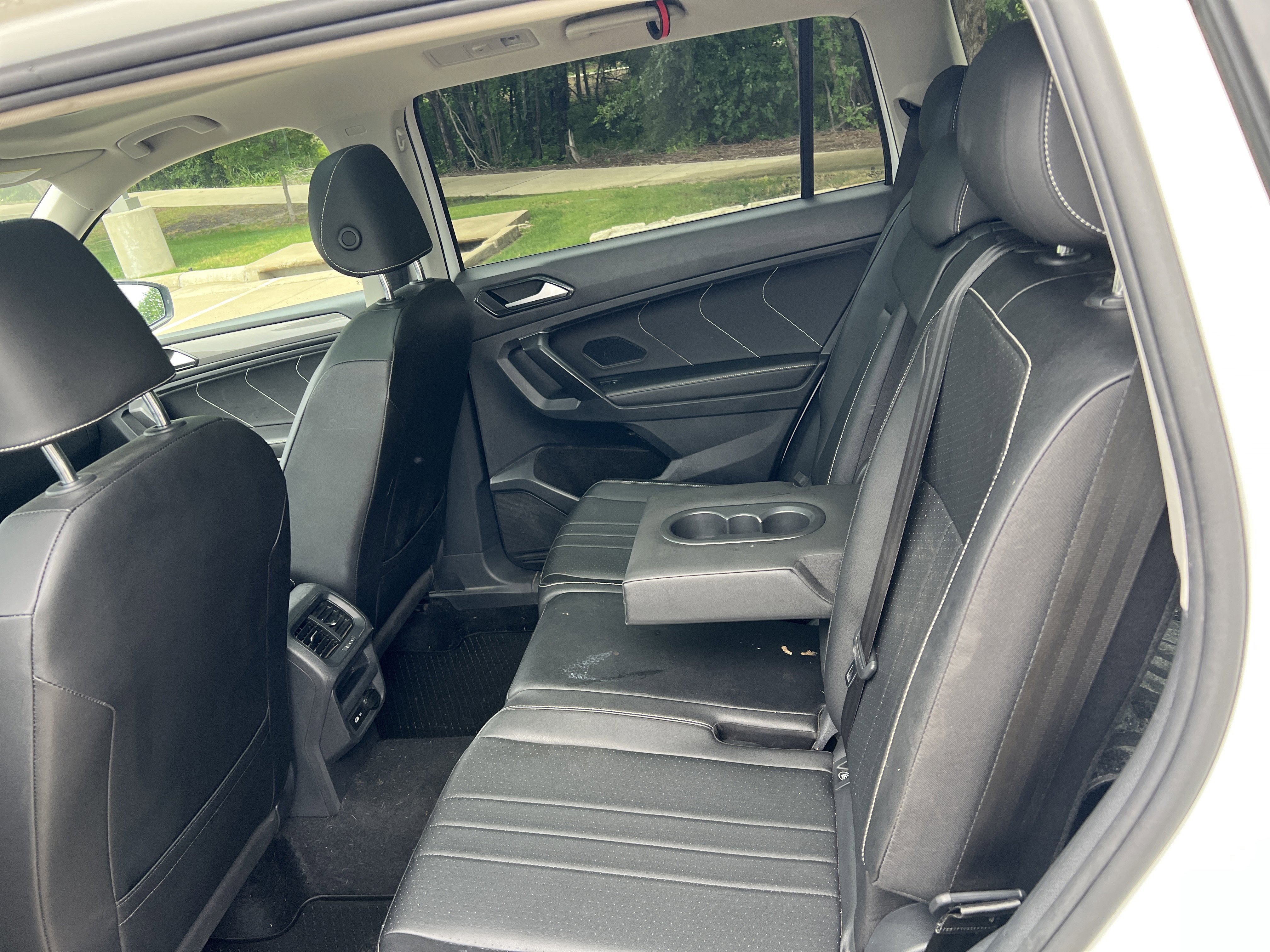 Certified 2023 Volkswagen Tiguan SE w/ Panoramic Sunroof Package AWD/4WD image 29