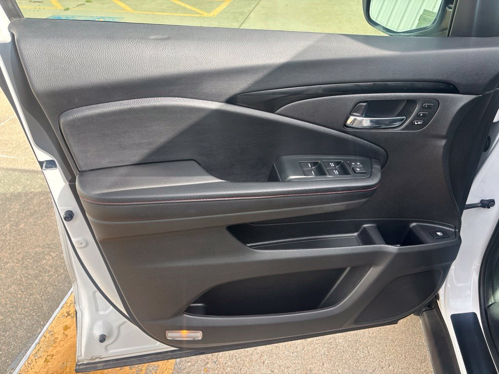 Used 2023 Honda Ridgeline Black Edition image 12
