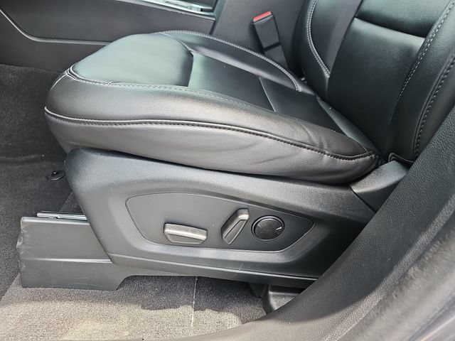 Used 2023 Ford Explorer XLT w/ Equipment Group 202A RWD image 20