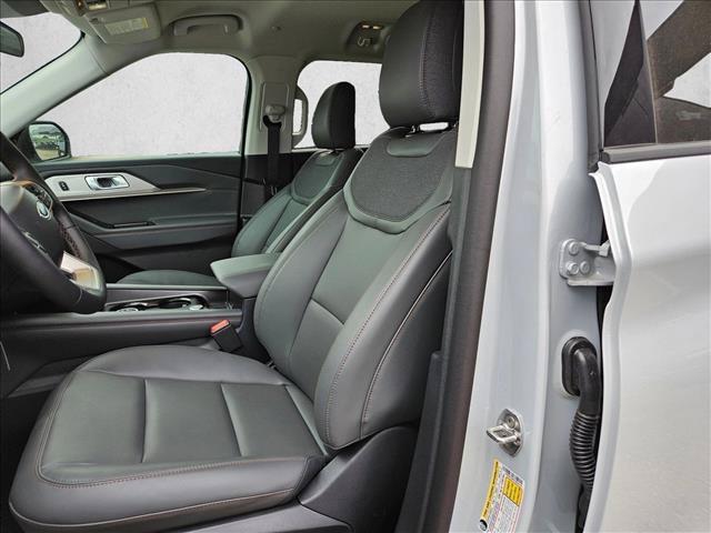 New 2026 Ford Explorer Active w/ Active Comfort Package RWD image 4