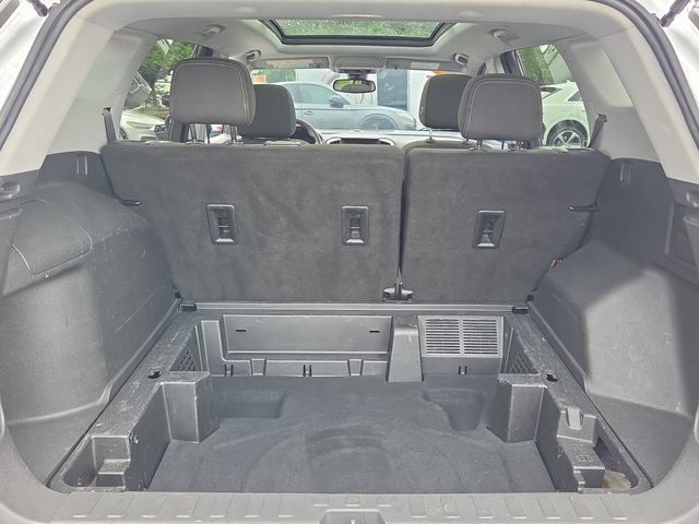 Used 2022 GMC Terrain SLE w/ Driver Convenience Package FWD image 17