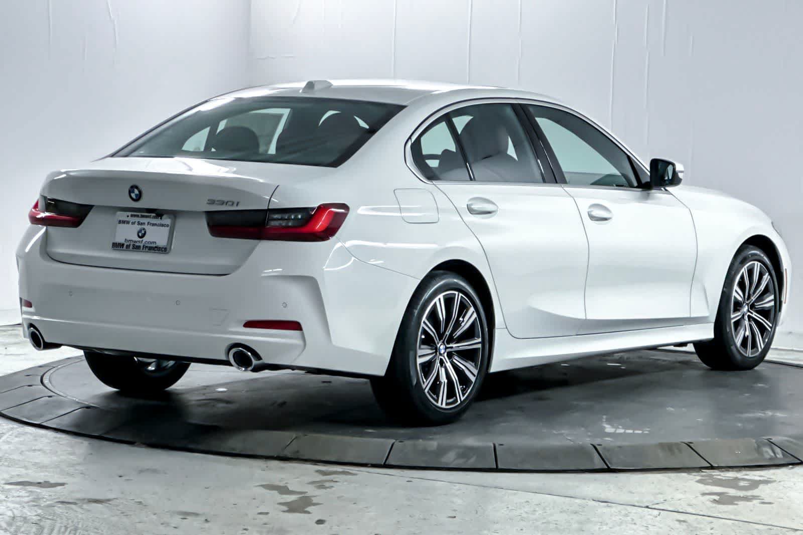 Used 2026 BMW 330i Sedan RWD image 2