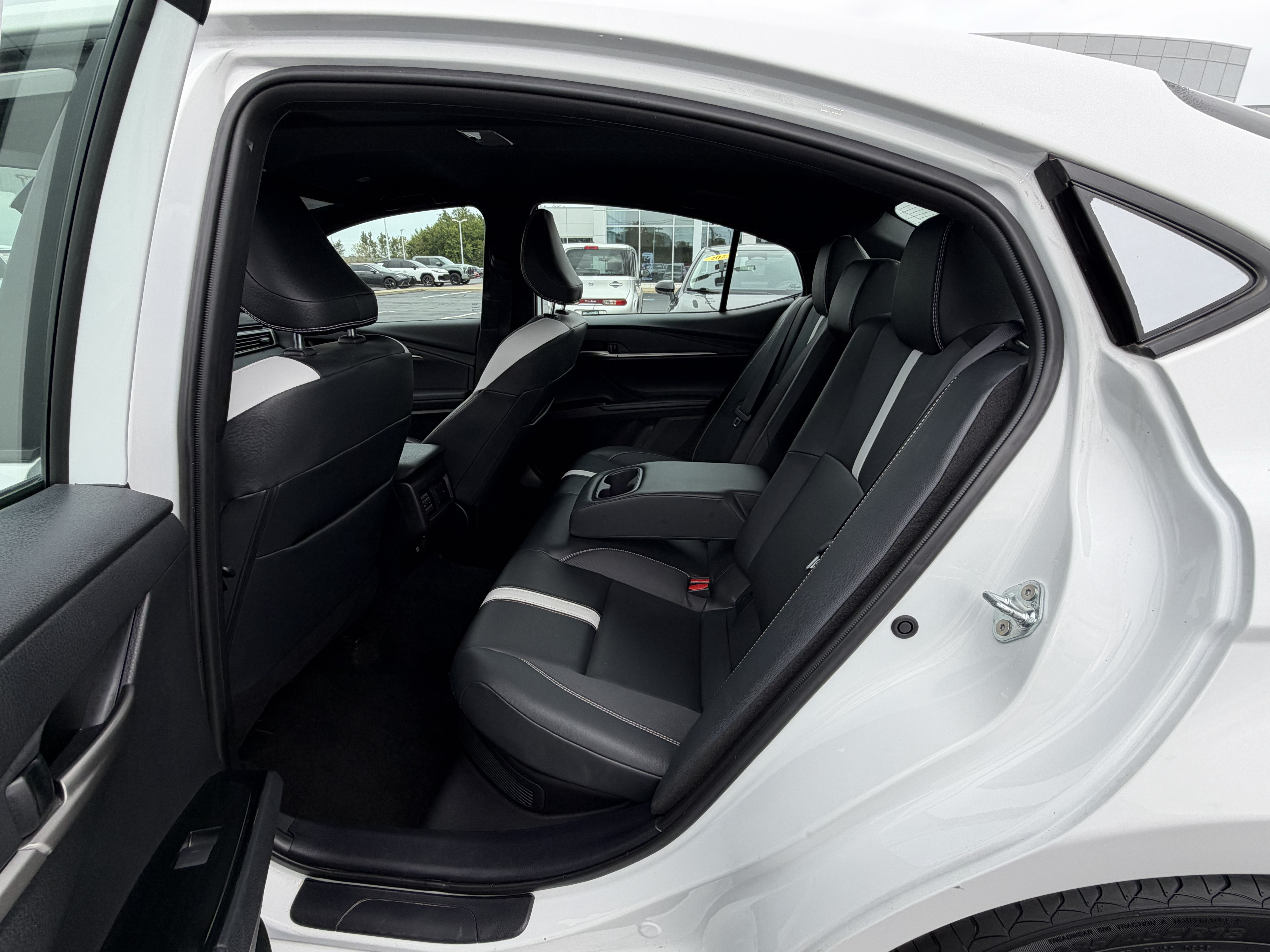 Certified 2025 Toyota Camry SE FWD image 13