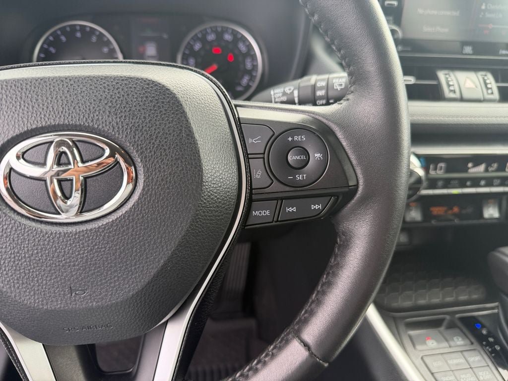 Used 2021 Toyota RAV4 XLE Premium AWD/4WD image 16