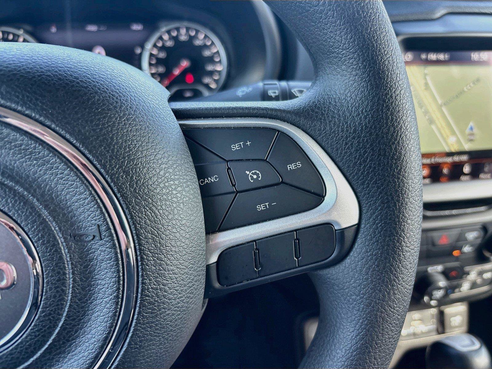 Certified 2023 Jeep Renegade Latitude AWD/4WD image 31