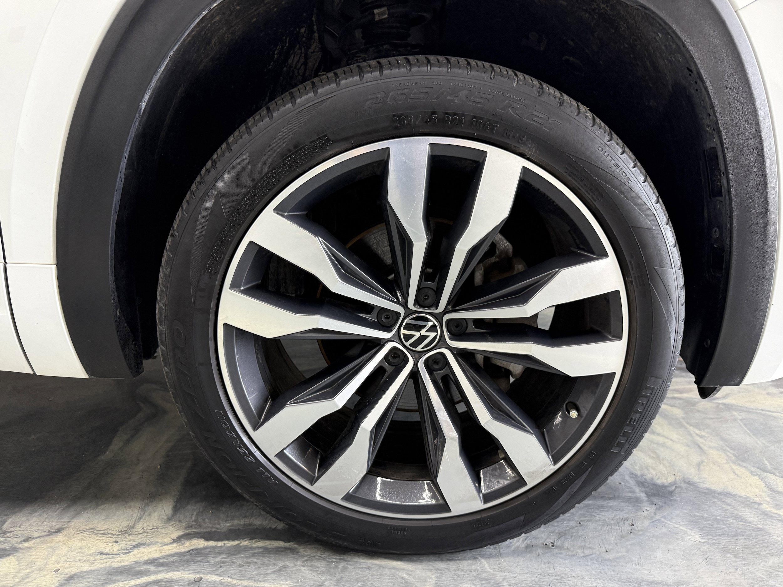 Used 2022 Volkswagen Atlas Cross Sport SEL Premium R-Line AWD/4WD image 27