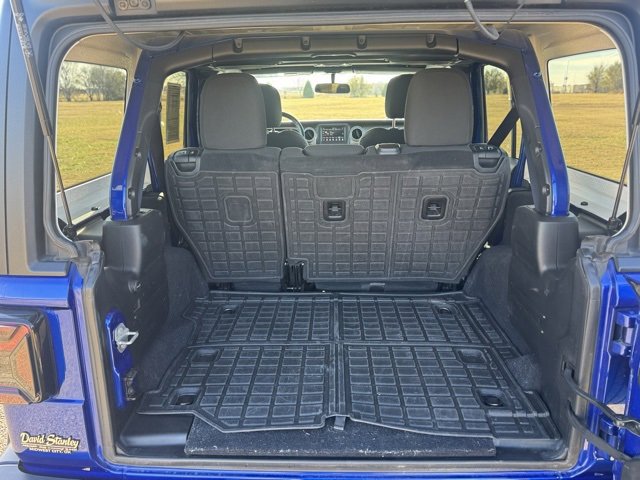 Used 2020 Jeep Wrangler Unlimited Sahara image 7