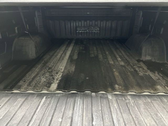 Used 2021 Chevrolet Silverado 1500 High Country w/ Technology Package image 17