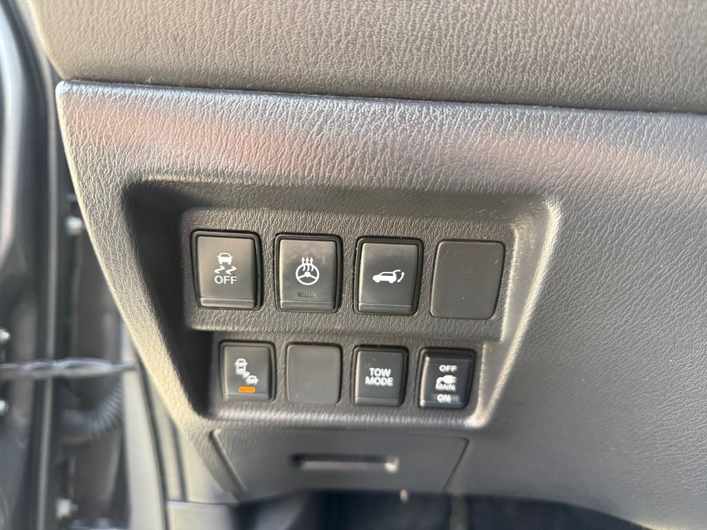 Used 2019 Nissan Pathfinder Platinum AWD/4WD image 37