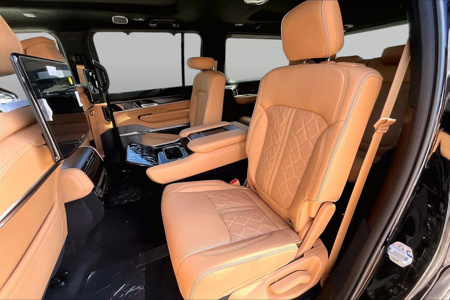 New 2027 Jeep Grand Wagoneer Summit AWD/4WD image 20