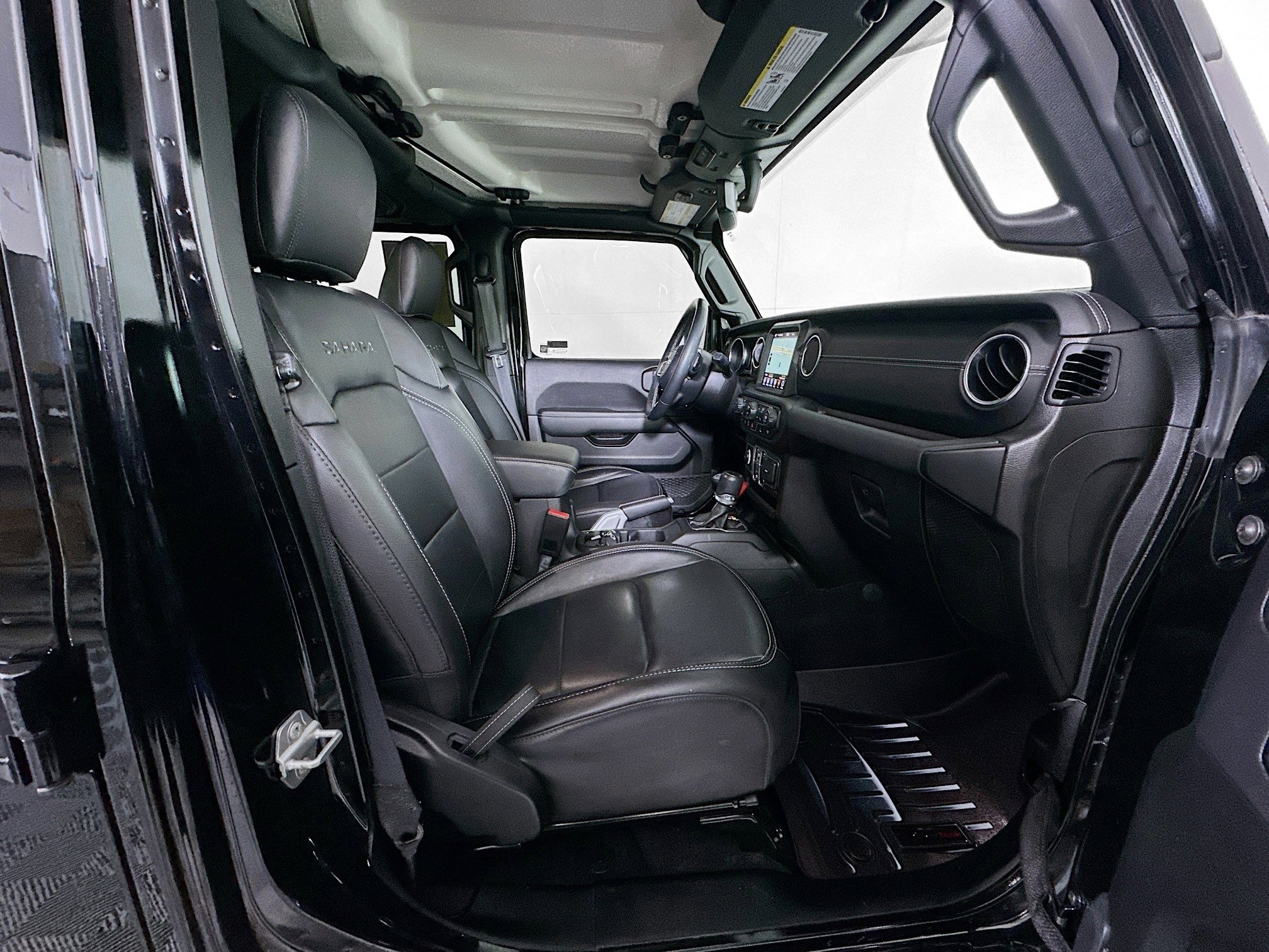 Used 2021 Jeep Wrangler Sahara w/ Cold Weather Group image 29