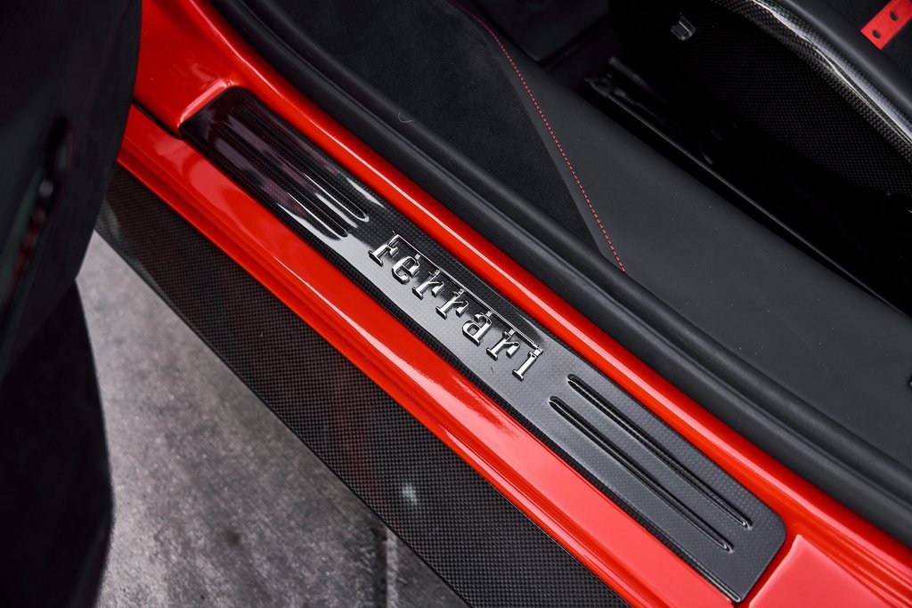 Used 2022 Ferrari SF90 Spider image 43