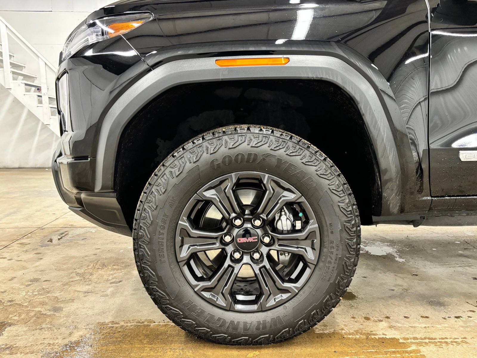 Used 2025 GMC Canyon Elevation AWD/4WD image 9