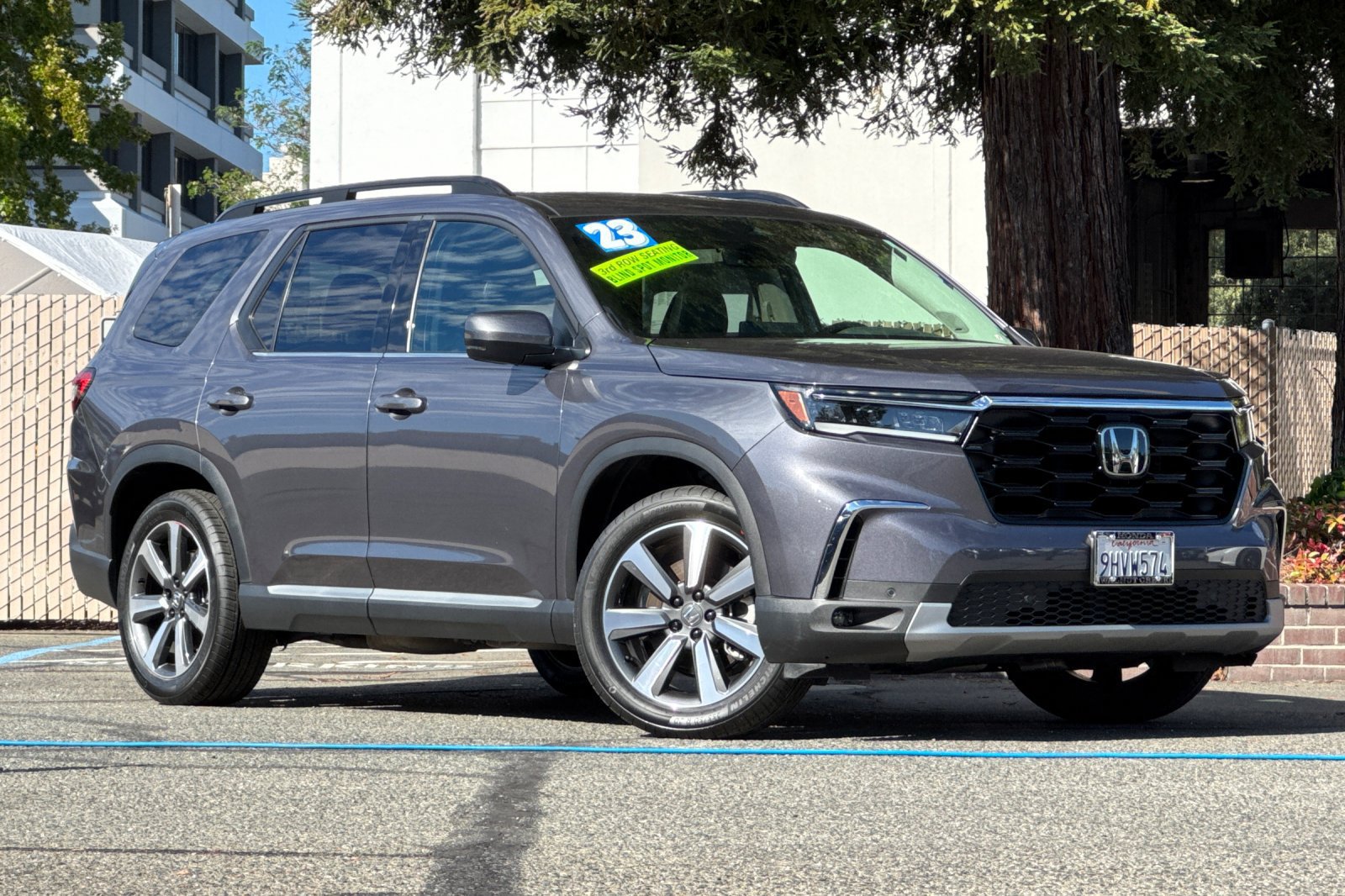 Used 2023 Honda Pilot Touring image 2