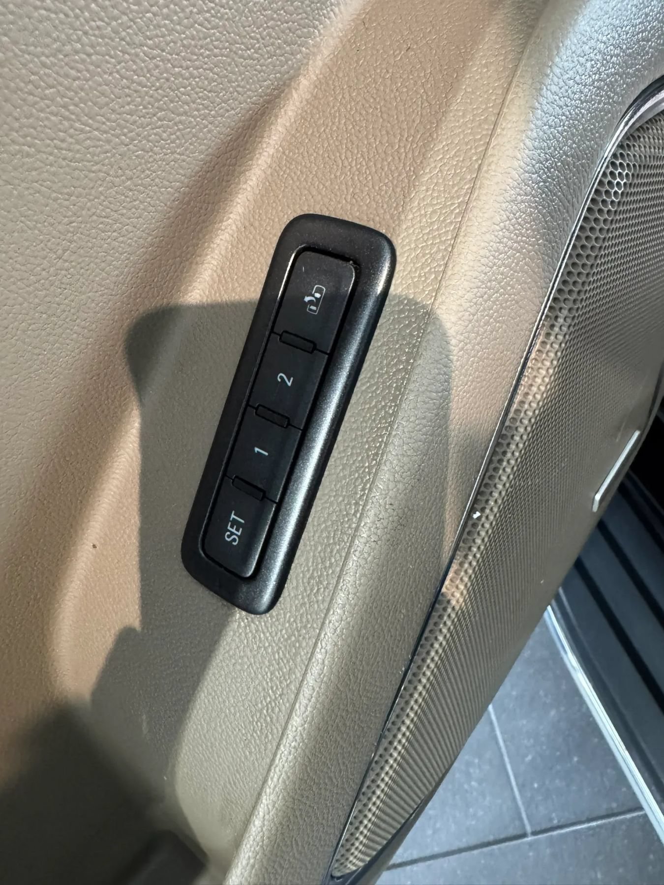 Used 2017 GMC Yukon SLT AWD/4WD image 15