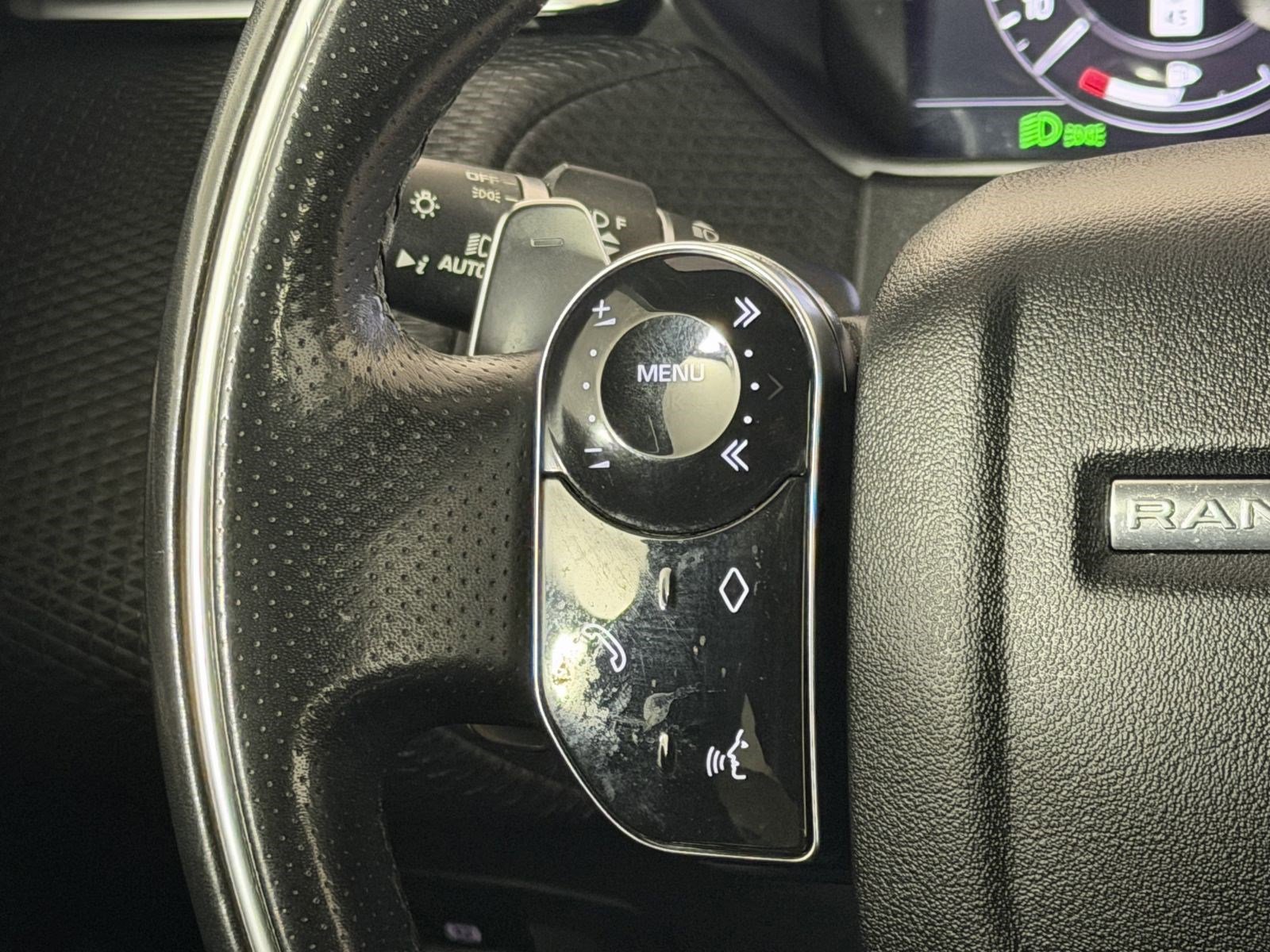 Used 2019 Land Rover Range Rover Velar R-Dynamic SE image 15