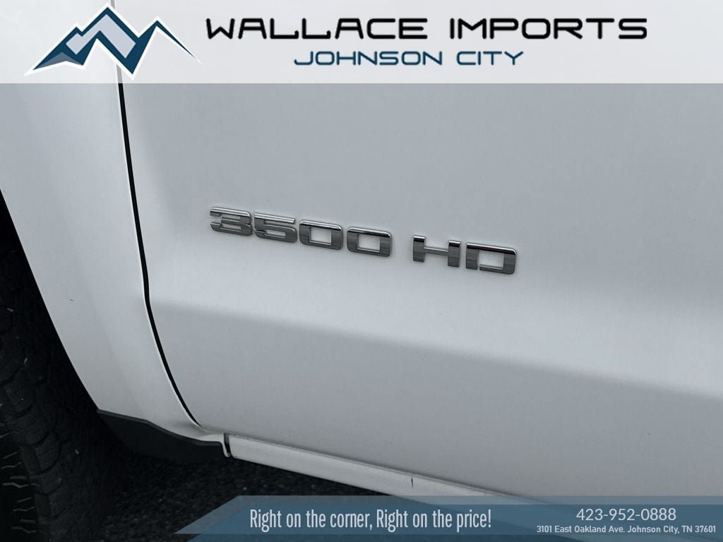 Used 2015 Chevrolet Silverado 3500 W/T AWD/4WD image 3