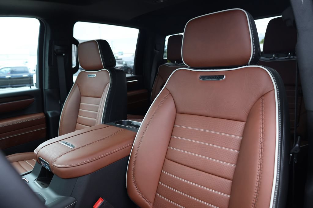New 2026 GMC Sierra 3500 Denali Ultimate AWD/4WD image 16