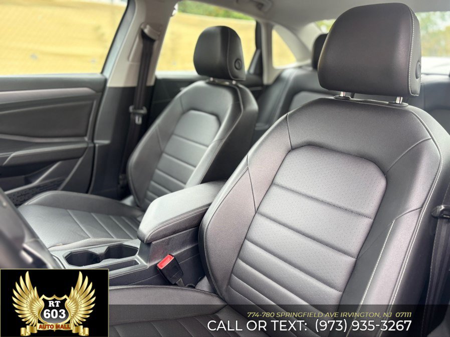 Used 2024 Volkswagen Jetta SE FWD image 18