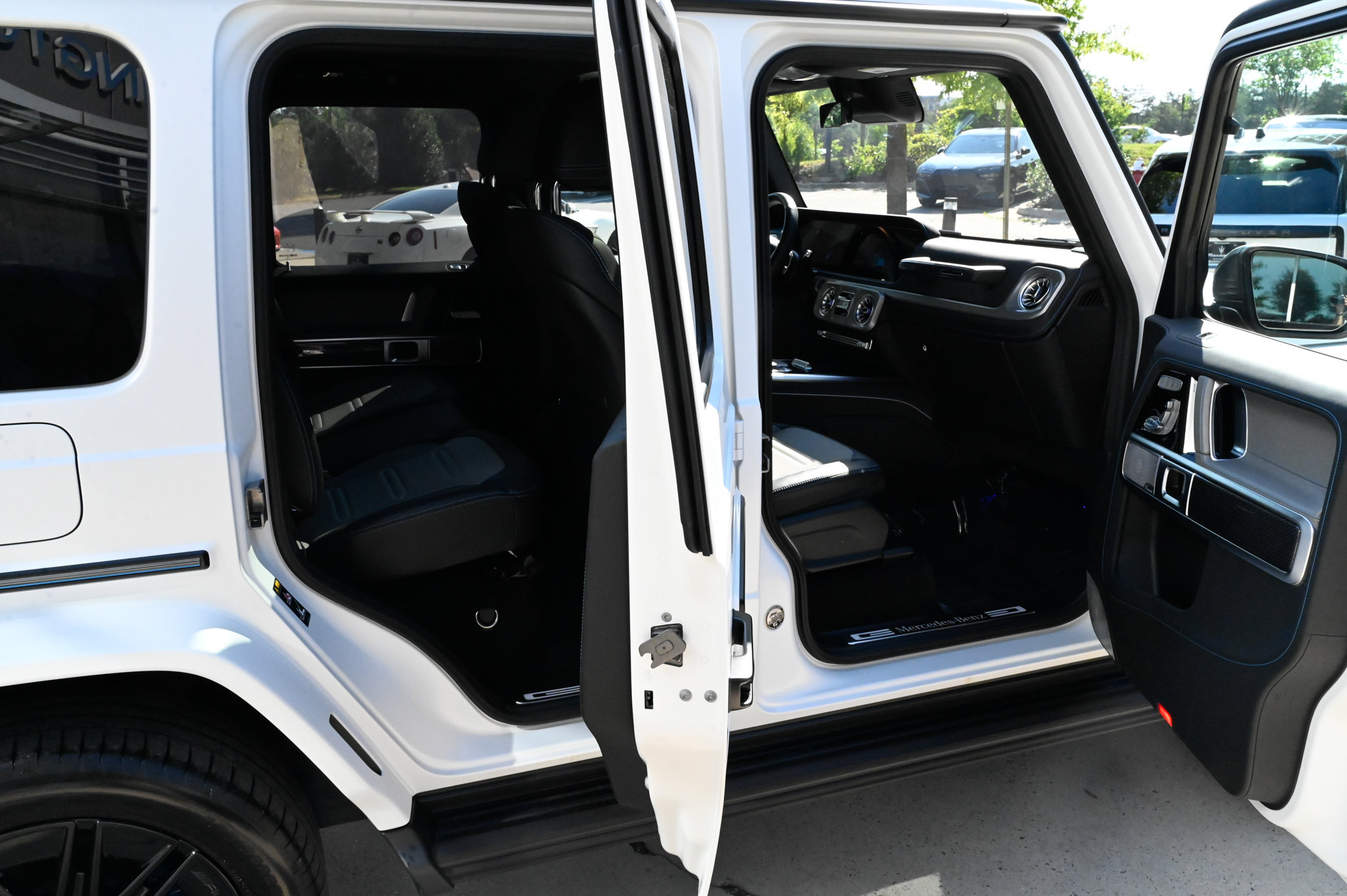 Used 2025 Mercedes-Benz G 580 w/ EQ Technology image 54