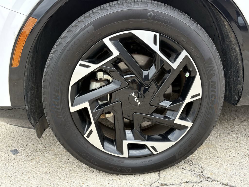 Used 2024 Kia Sportage SX image 9